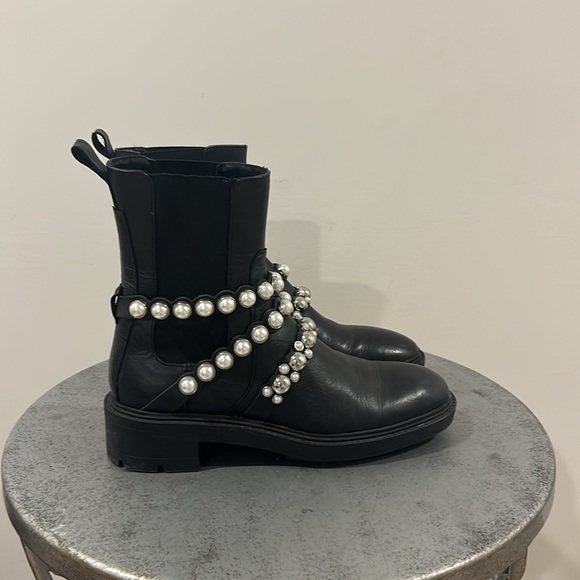 Black leather Zara Chelsea boots. Pearl and stud detail. Size 9US. Size 40 Euro - Picture 2 of 3